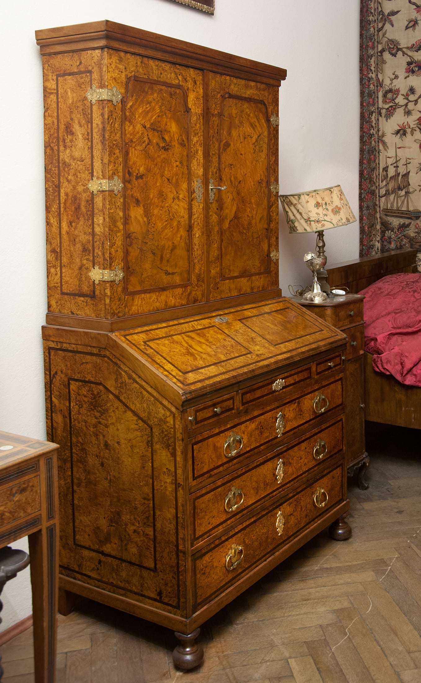 Bureau-trumeau a doppio corpo